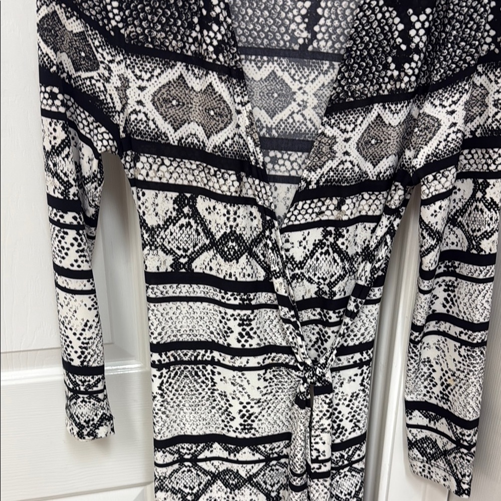 BCBG Black and White Patterned Wrap Dress - Picture 4 of 11